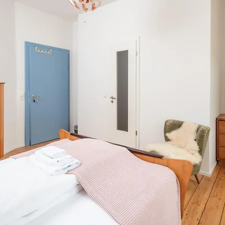Künstlerzimmer In Der Häselburg - Romantische * Gera