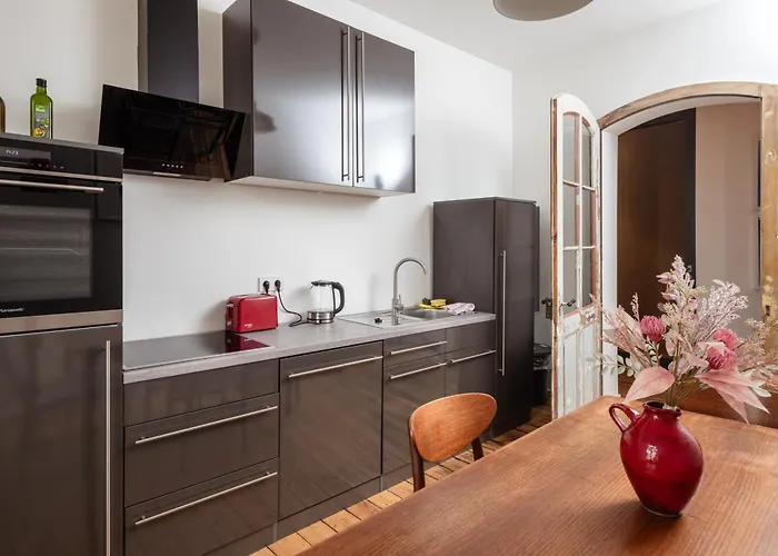 Kuenstlerzimmer In Der Haeselburg - Romantische Homestay *