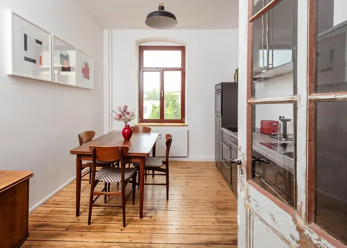 Homestay Kuenstlerzimmer In Der Haeselburg - Romantische