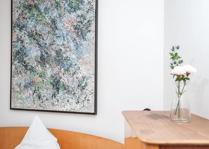 Kuenstlerzimmer In Der Haeselburg - Romantische